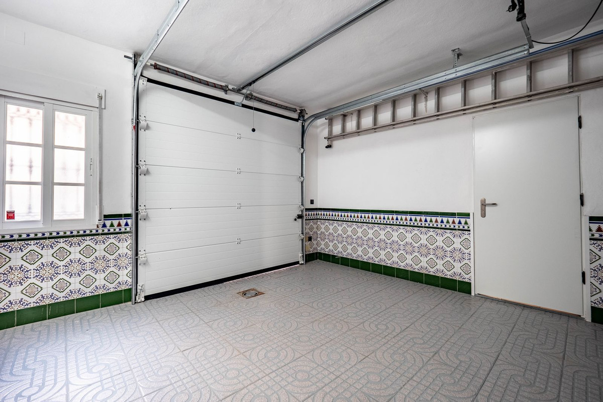 Alhaurin el Grande, Malaga, 6 Bedrooms Bedrooms, ,3 BathroomsBathrooms,For Sale,R4831489