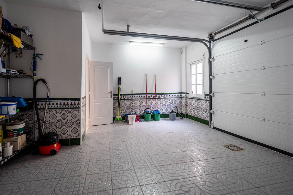 Alhaurin el Grande, Malaga, 6 Bedrooms Bedrooms, ,3 BathroomsBathrooms,For Sale,R4831489