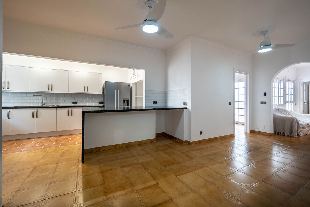 Alhaurin el Grande, Malaga, 6 Bedrooms Bedrooms, ,3 BathroomsBathrooms,For Sale,R4831489