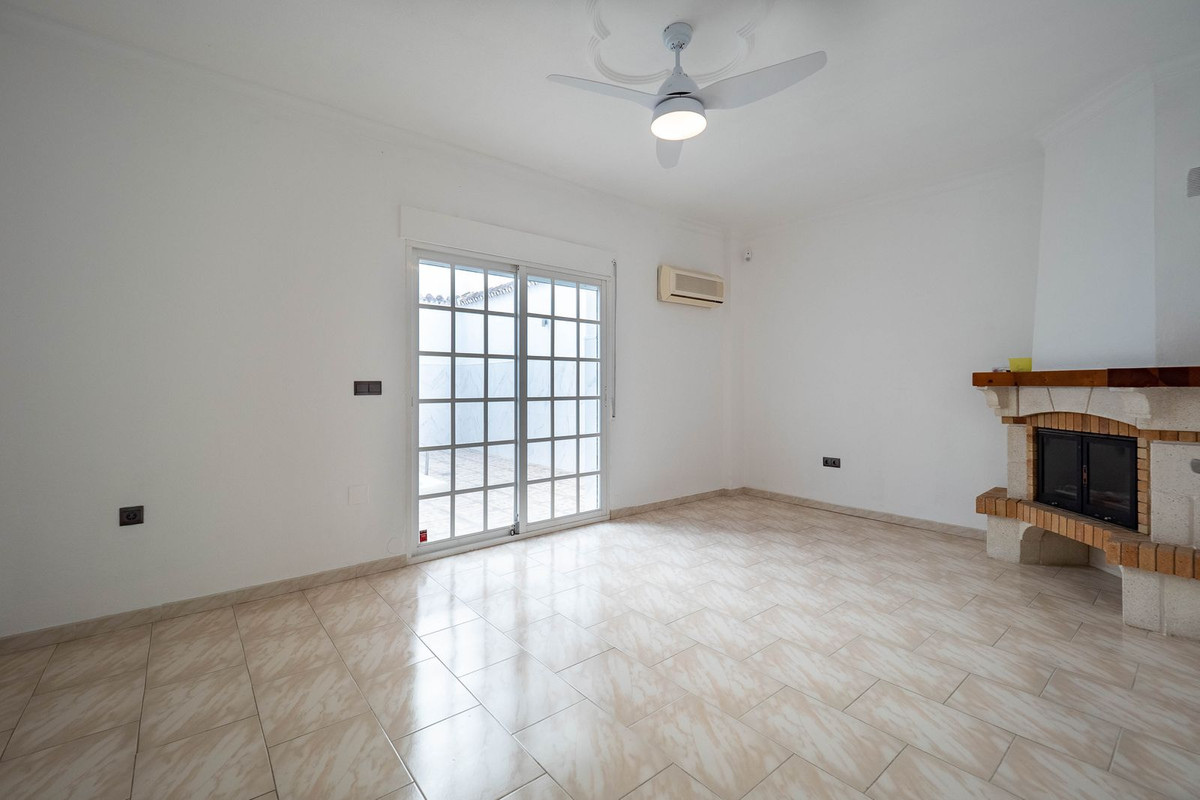 Alhaurin el Grande, Malaga, 6 Bedrooms Bedrooms, ,3 BathroomsBathrooms,For Sale,R4831489