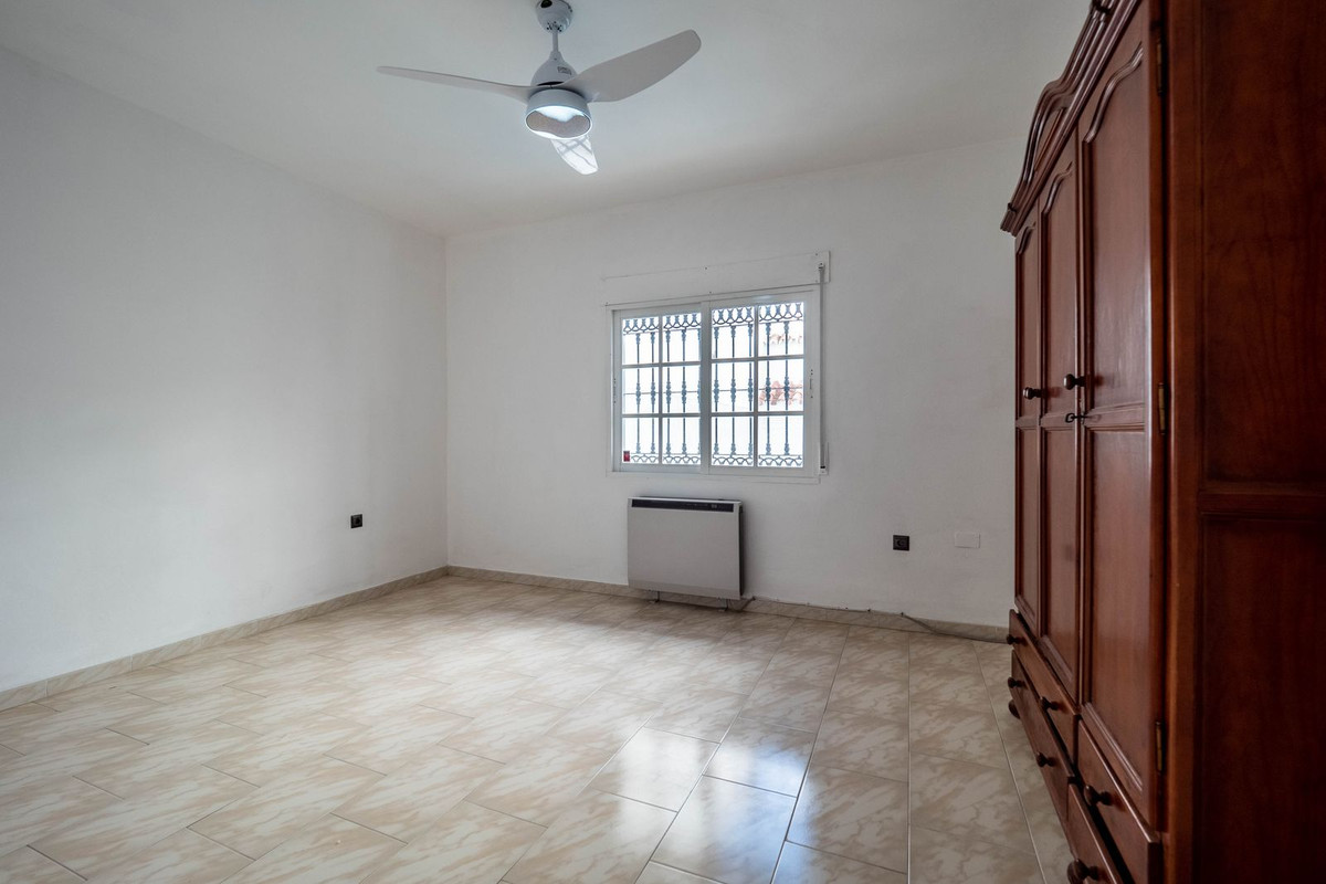 Alhaurin el Grande, Malaga, 6 Bedrooms Bedrooms, ,3 BathroomsBathrooms,For Sale,R4831489