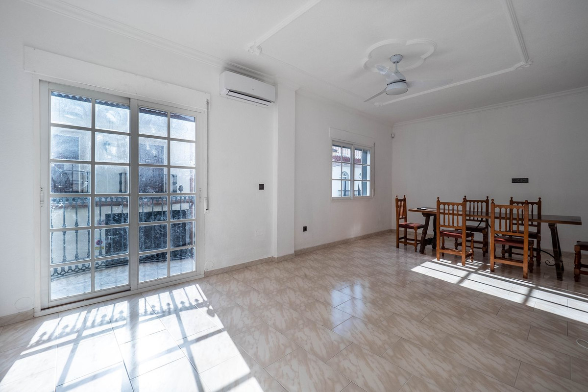 Alhaurin el Grande, Malaga, 6 Bedrooms Bedrooms, ,3 BathroomsBathrooms,For Sale,R4831489