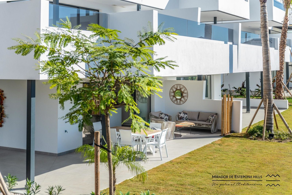 3 Bed, 2 Bath, ApartmentFor Sale, Estepona, Malaga