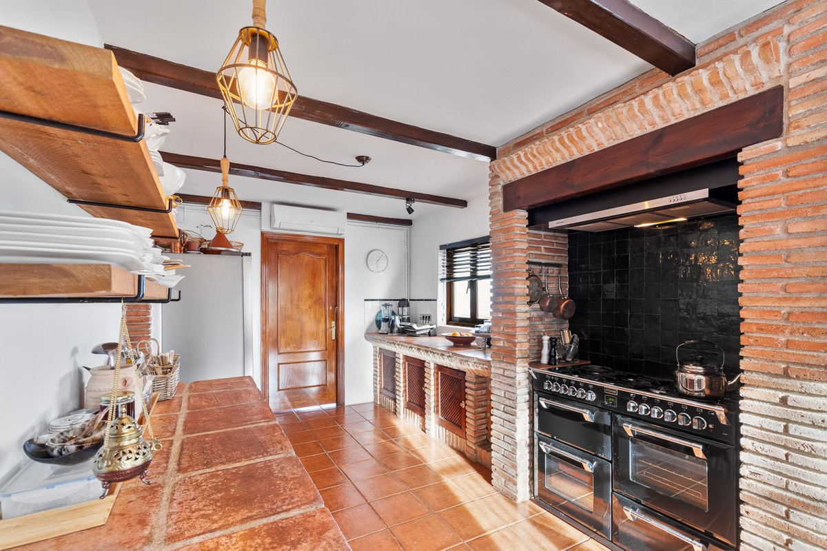 6 Bed, 6 Bath, HouseFor Sale, Casarabonela, Malaga
