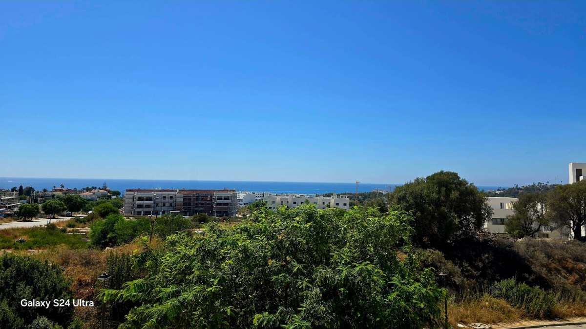 3 Bed, 2 Bath, ApartmentFor Sale, Estepona, Malaga