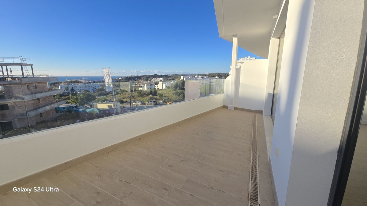 3 Bed, 2 Bath, ApartmentFor Sale, Estepona, Malaga