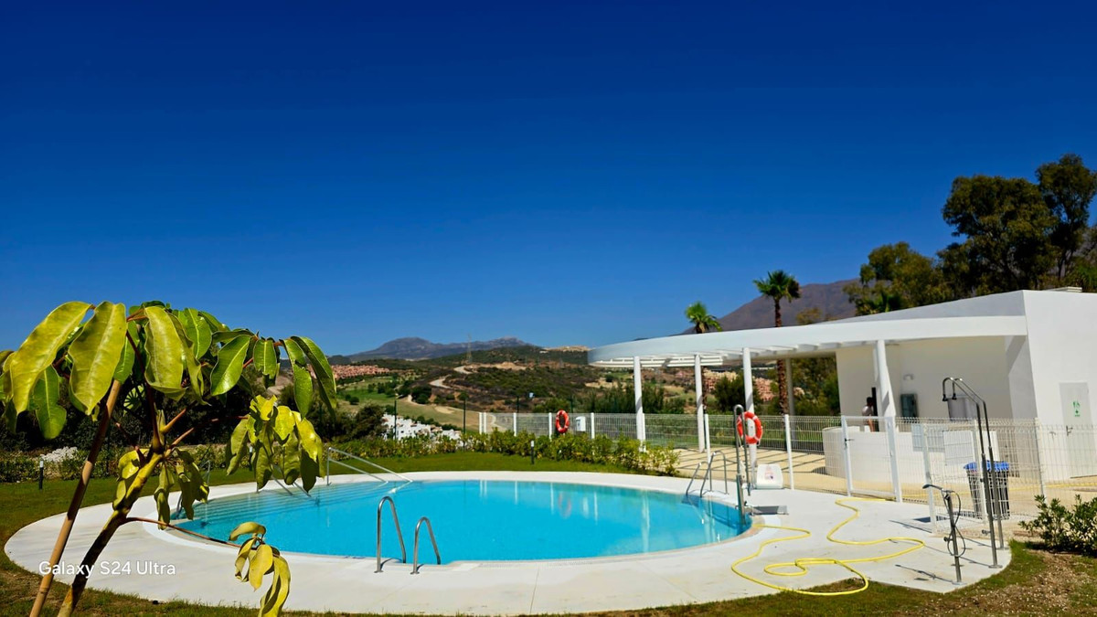 3 Bed, 2 Bath, ApartmentFor Sale, Estepona, Malaga