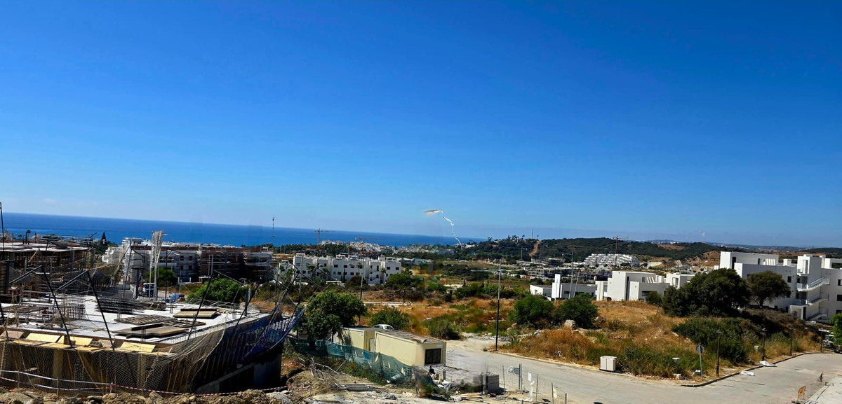 3 Bed, 2 Bath, ApartmentFor Sale, Estepona, Malaga