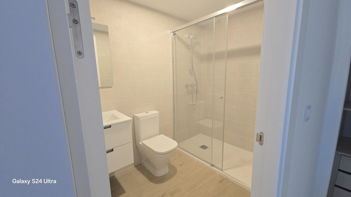 3 Bed, 2 Bath, ApartmentFor Sale, Estepona, Malaga