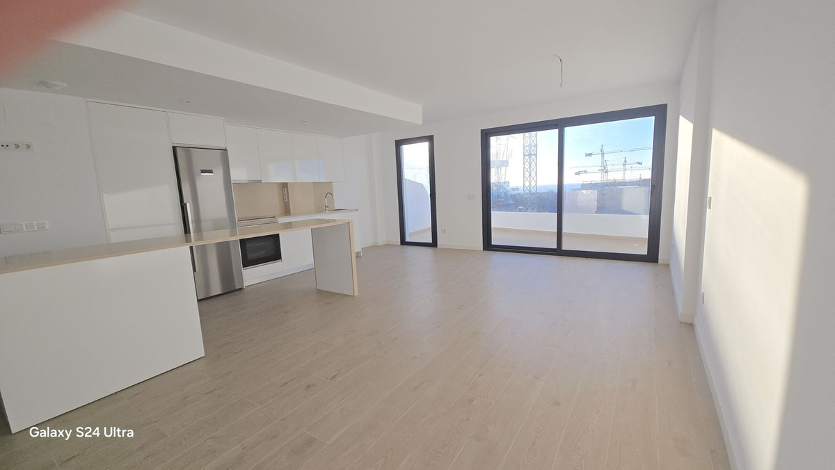 3 Bed, 2 Bath, ApartmentFor Sale, Estepona, Malaga