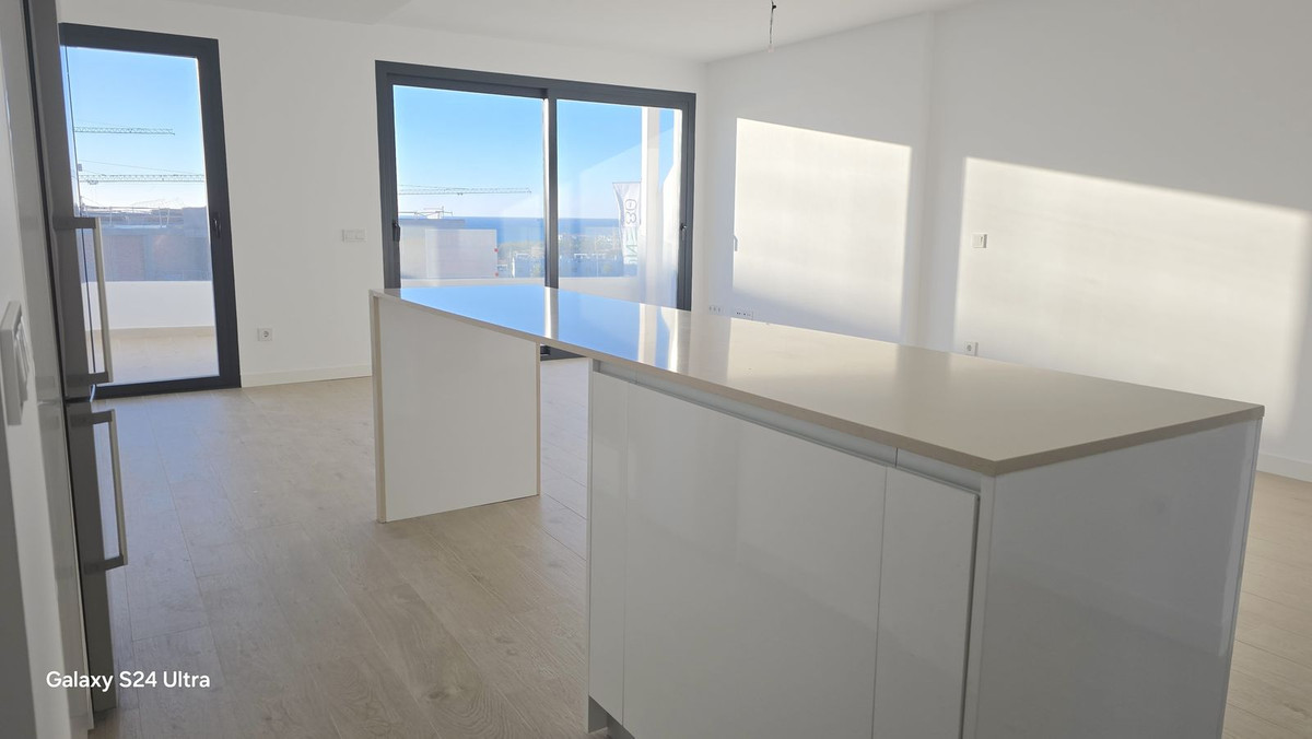 3 Bed, 2 Bath, ApartmentFor Sale, Estepona, Malaga