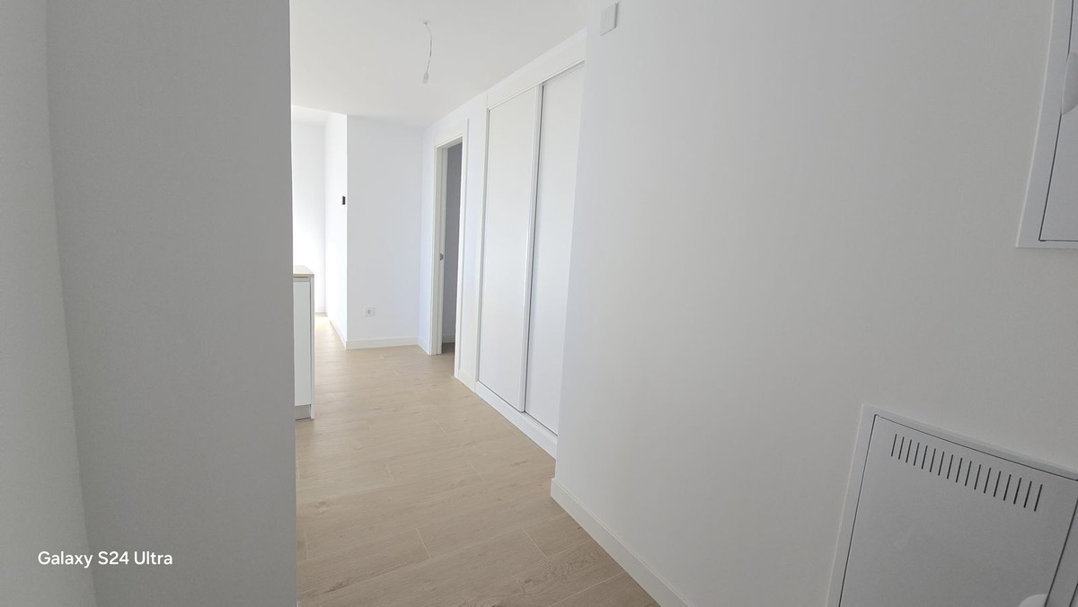 3 Bed, 2 Bath, ApartmentFor Sale, Estepona, Malaga