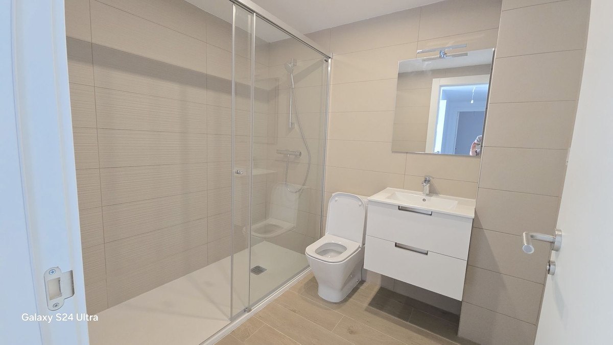 3 Bed, 2 Bath, ApartmentFor Sale, Estepona, Malaga