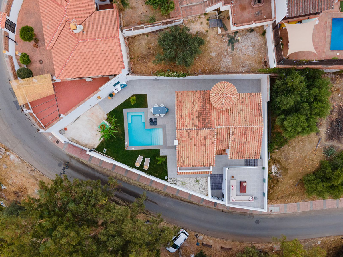 3 Bed, 2 Bath, HouseFor Sale, Álora, Malaga