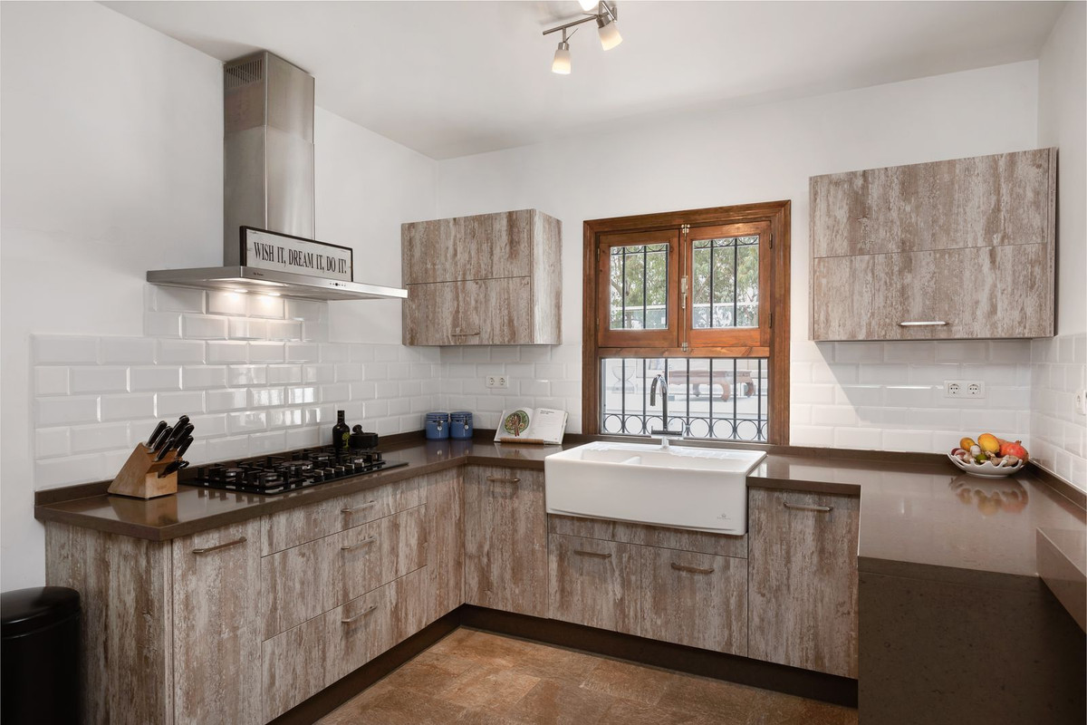 3 Bed, 2 Bath, HouseFor Sale, Álora, Malaga