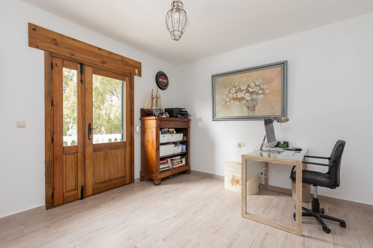 3 Bed, 2 Bath, HouseFor Sale, Álora, Malaga