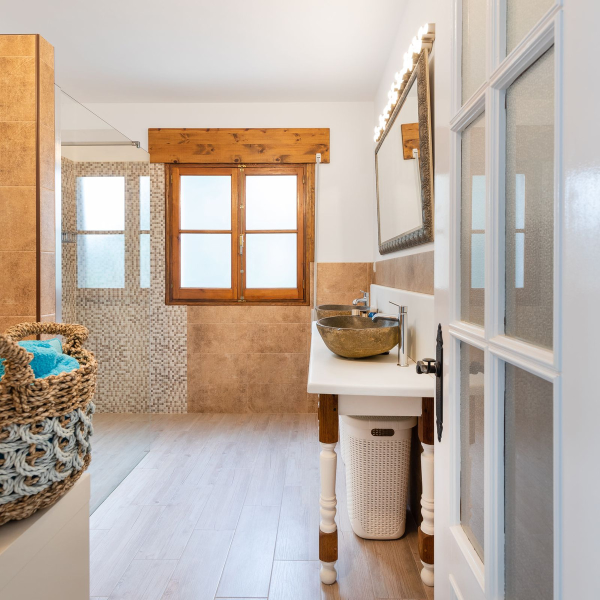 3 Bed, 2 Bath, HouseFor Sale, Álora, Malaga