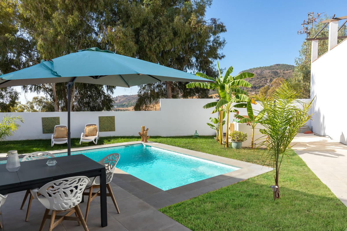 3 Bed, 2 Bath, HouseFor Sale, Álora, Malaga