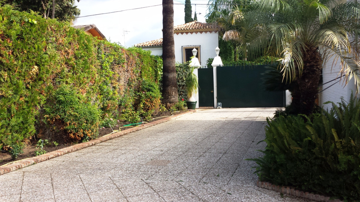 4 Bed, 4 Bath, HouseFor Sale, Cortijo Blanco, Malaga
