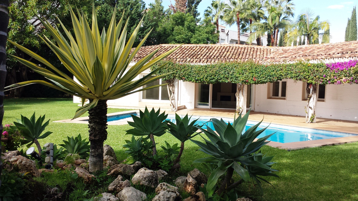 4 Bed, 4 Bath, HouseFor Sale, Cortijo Blanco, Malaga