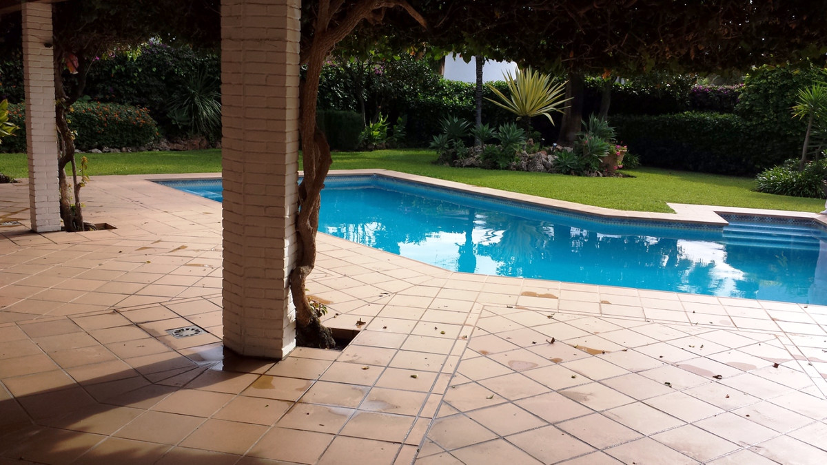4 Bed, 4 Bath, HouseFor Sale, Cortijo Blanco, Malaga