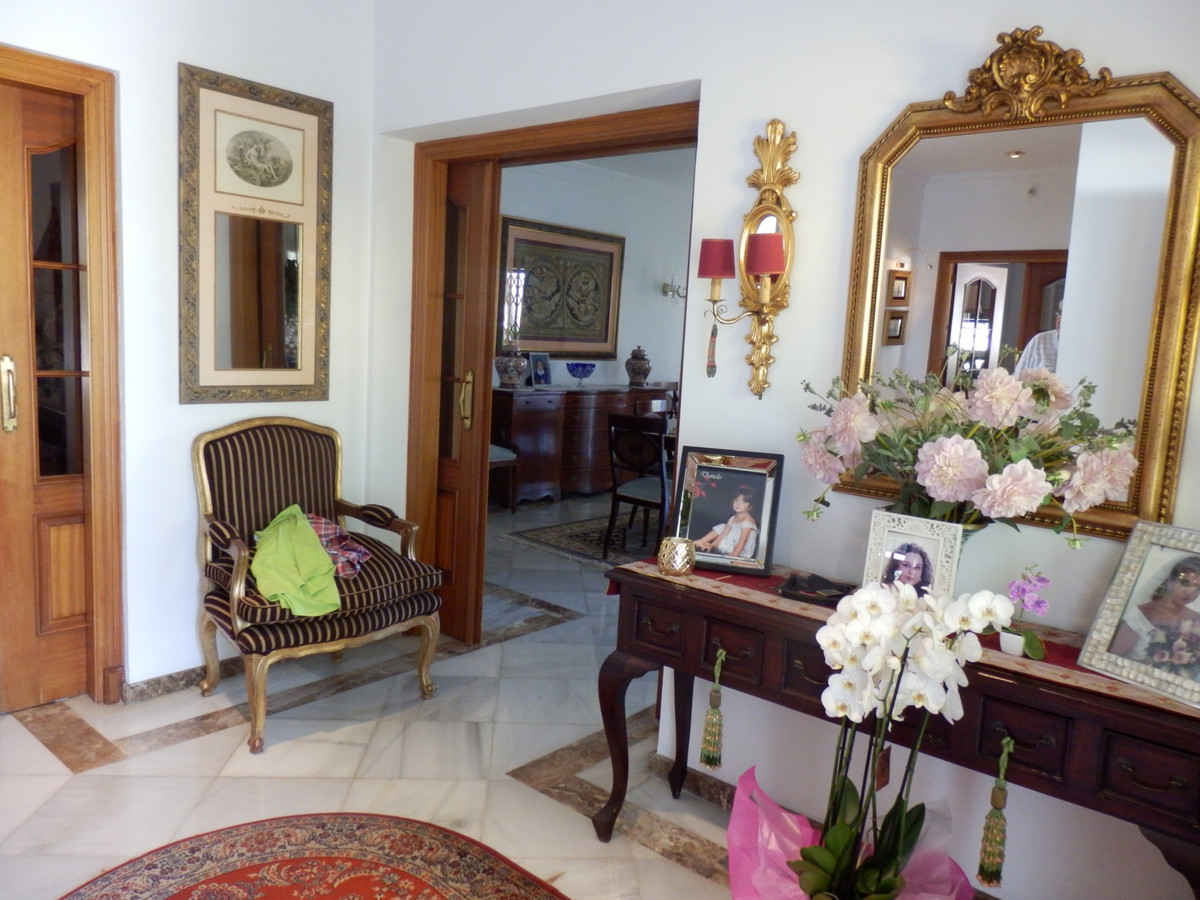 4 Bed, 3 Bath, HouseFor Sale, Guadalmina Alta, Malaga