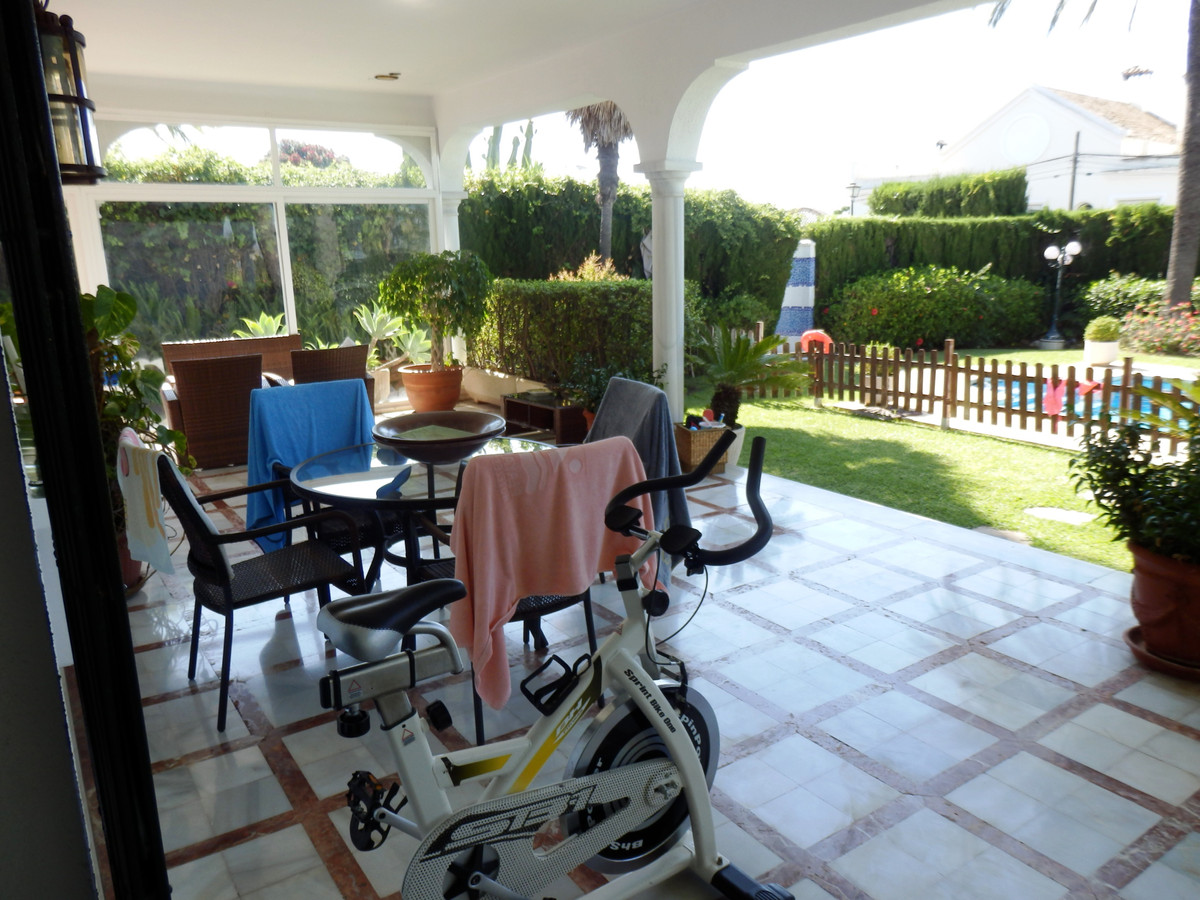 4 Bed, 3 Bath, HouseFor Sale, Guadalmina Alta, Malaga