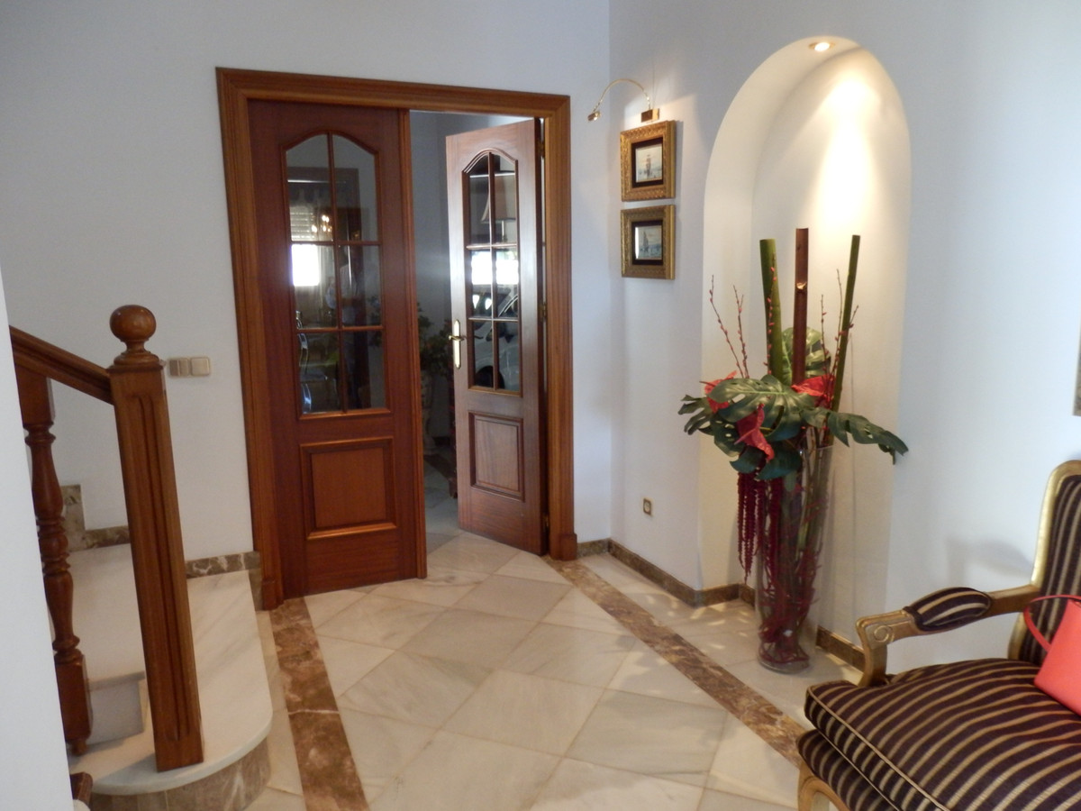 4 Bed, 3 Bath, HouseFor Sale, Guadalmina Alta, Malaga