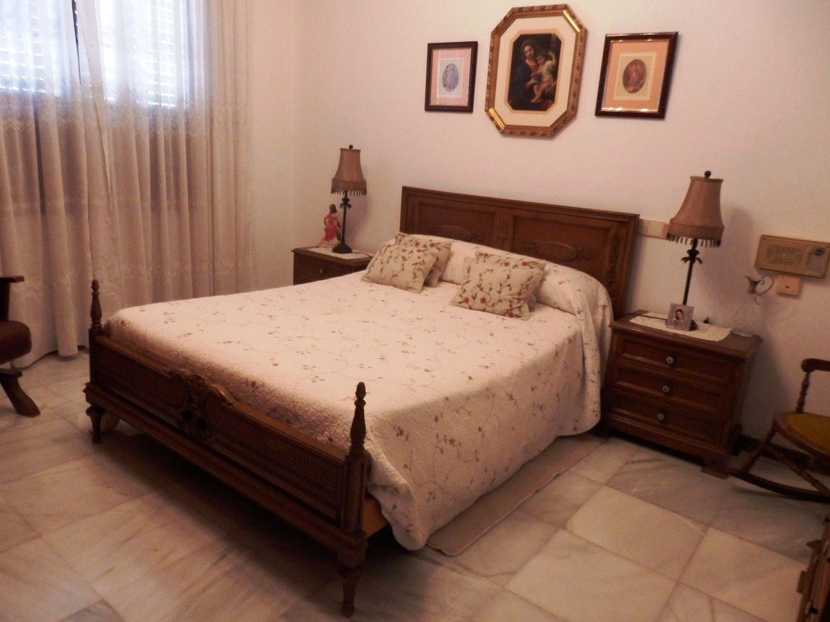 4 Bed, 3 Bath, HouseFor Sale, Guadalmina Alta, Malaga