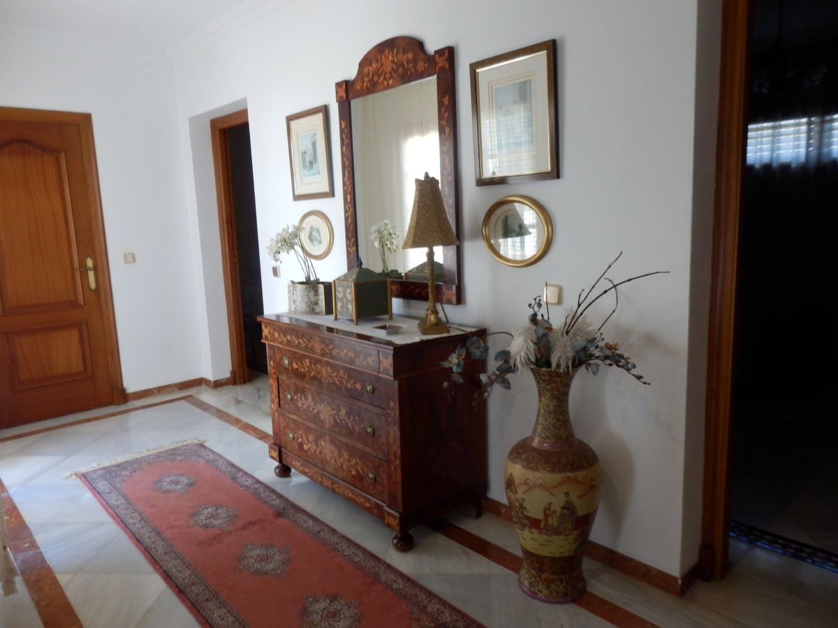 4 Bed, 3 Bath, HouseFor Sale, Guadalmina Alta, Malaga