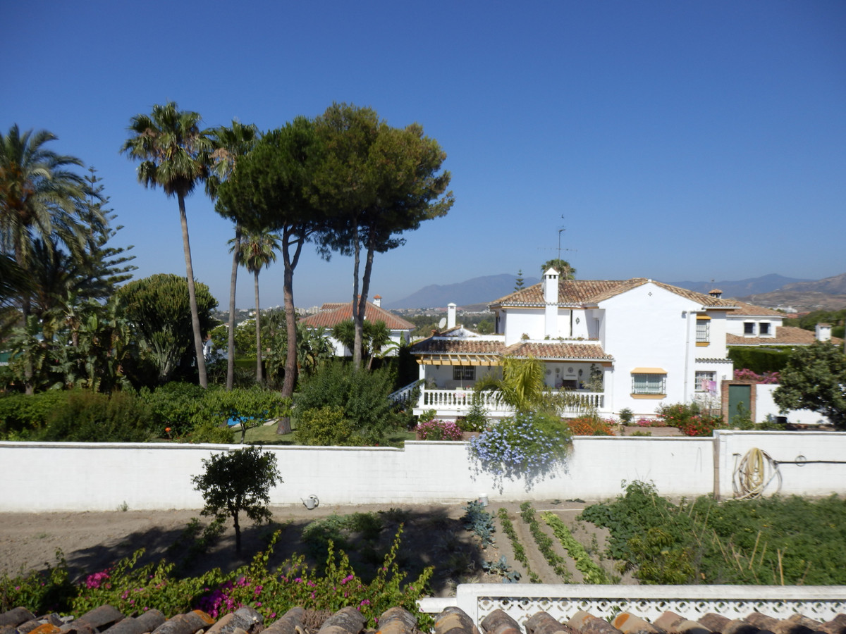 4 Bed, 3 Bath, HouseFor Sale, Guadalmina Alta, Malaga