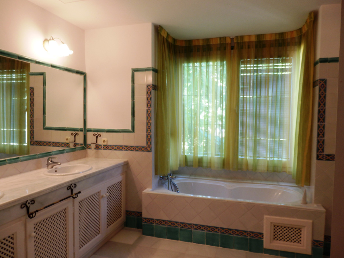 3 Bed, 3 Bath, HouseFor Sale, Casares Playa, Malaga