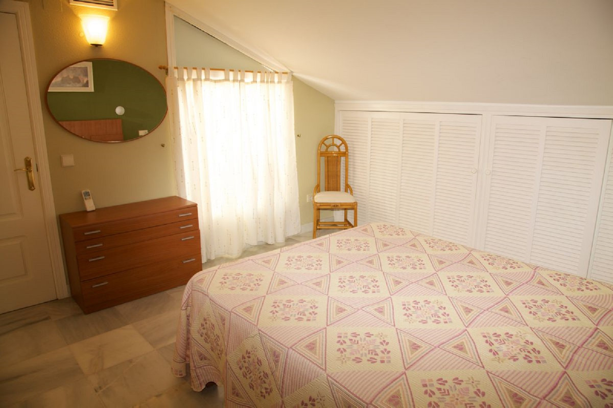 4 Bed, 3 Bath, ApartmentFor Sale, Nagüeles, Malaga