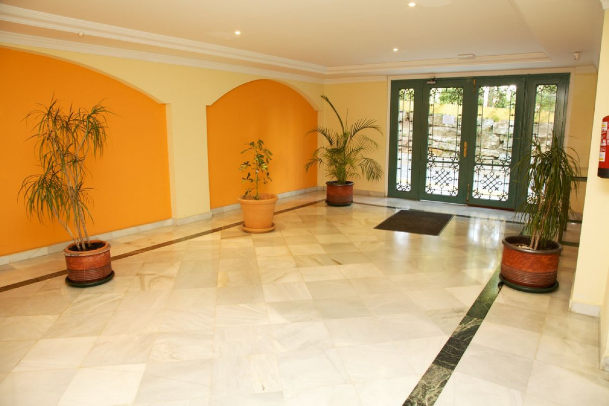 4 Bed, 3 Bath, ApartmentFor Sale, Nagüeles, Malaga