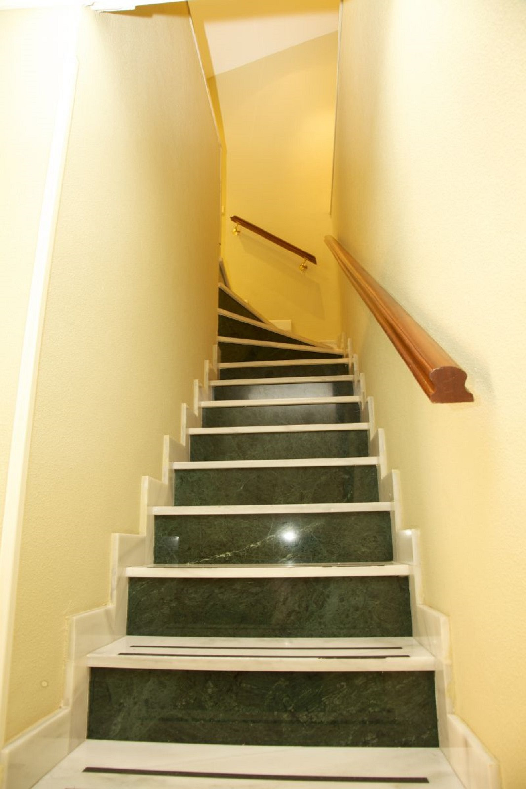 4 Bed, 3 Bath, ApartmentFor Sale, Nagüeles, Malaga