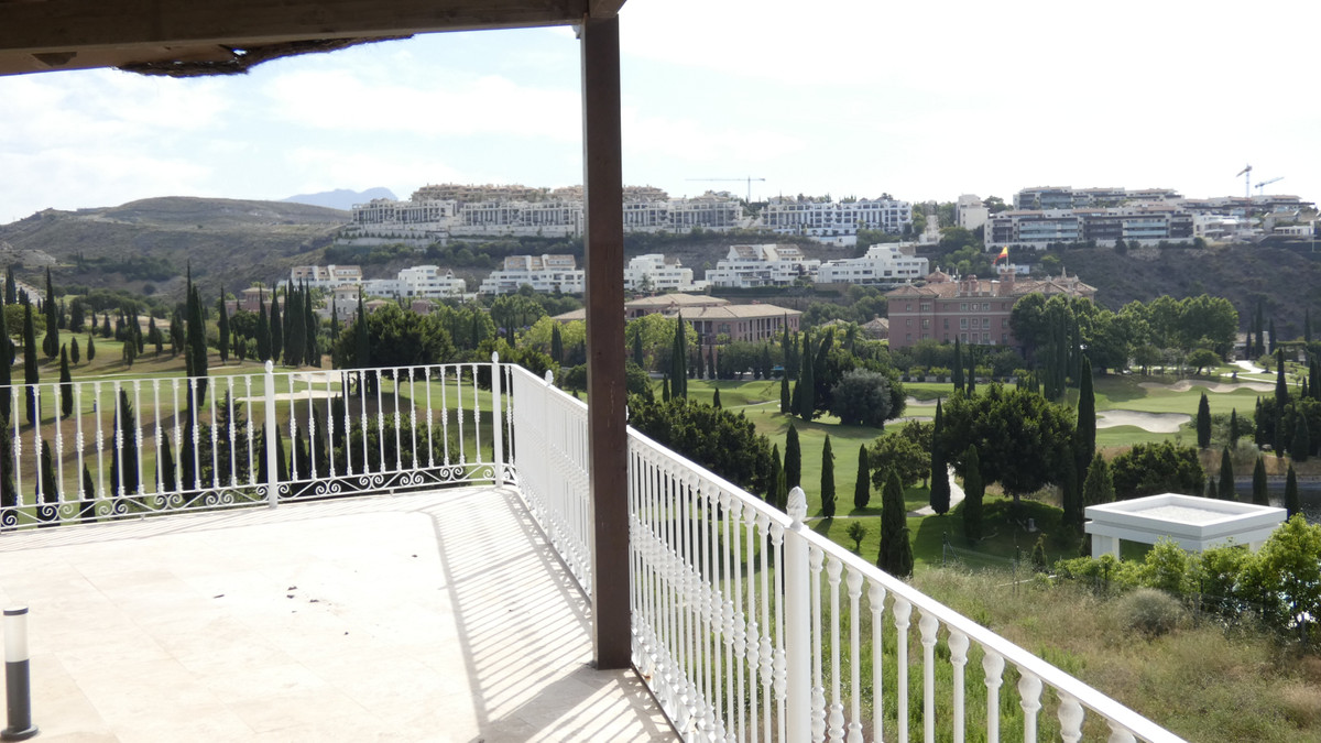 4 Bed, 4 Bath, HouseFor Sale, Los Flamingos, Malaga