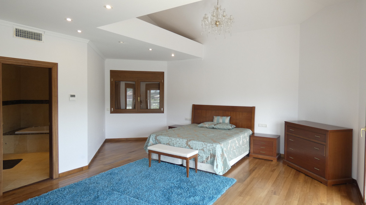 4 Bed, 4 Bath, HouseFor Sale, Los Flamingos, Malaga