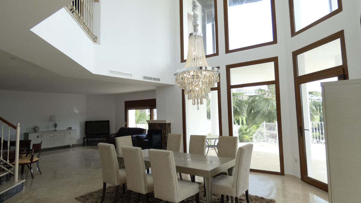 4 Bed, 4 Bath, HouseFor Sale, Los Flamingos, Malaga