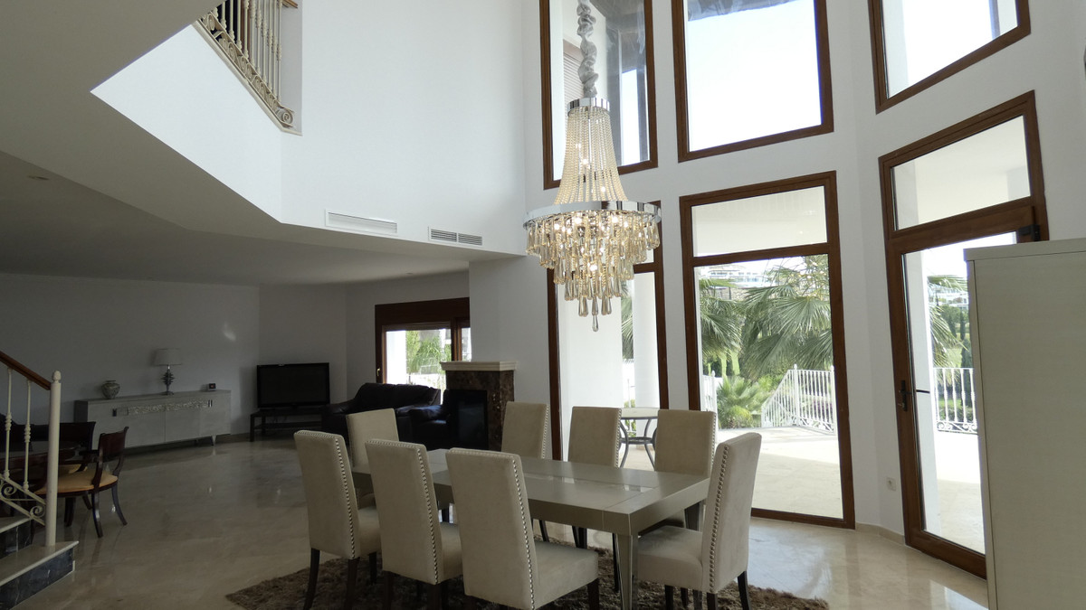 4 Bed, 4 Bath, HouseFor Sale, Los Flamingos, Malaga