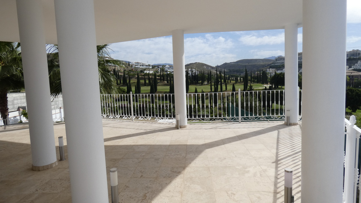 4 Bed, 4 Bath, HouseFor Sale, Los Flamingos, Malaga