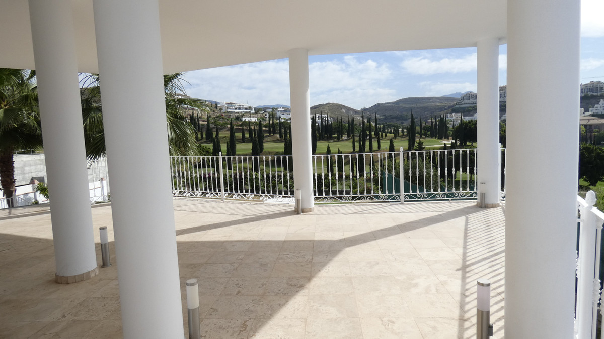 4 Bed, 4 Bath, HouseFor Sale, Los Flamingos, Malaga