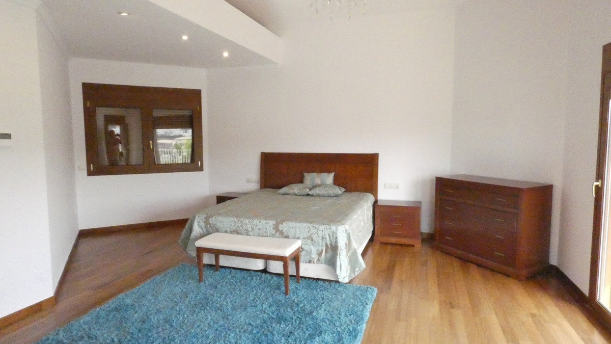4 Bed, 4 Bath, HouseFor Sale, Los Flamingos, Malaga