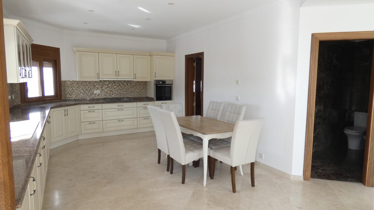 4 Bed, 4 Bath, HouseFor Sale, Los Flamingos, Malaga