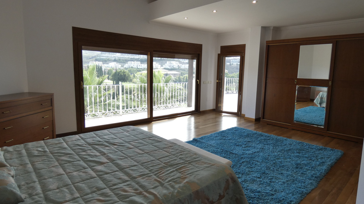 4 Bed, 4 Bath, HouseFor Sale, Los Flamingos, Malaga