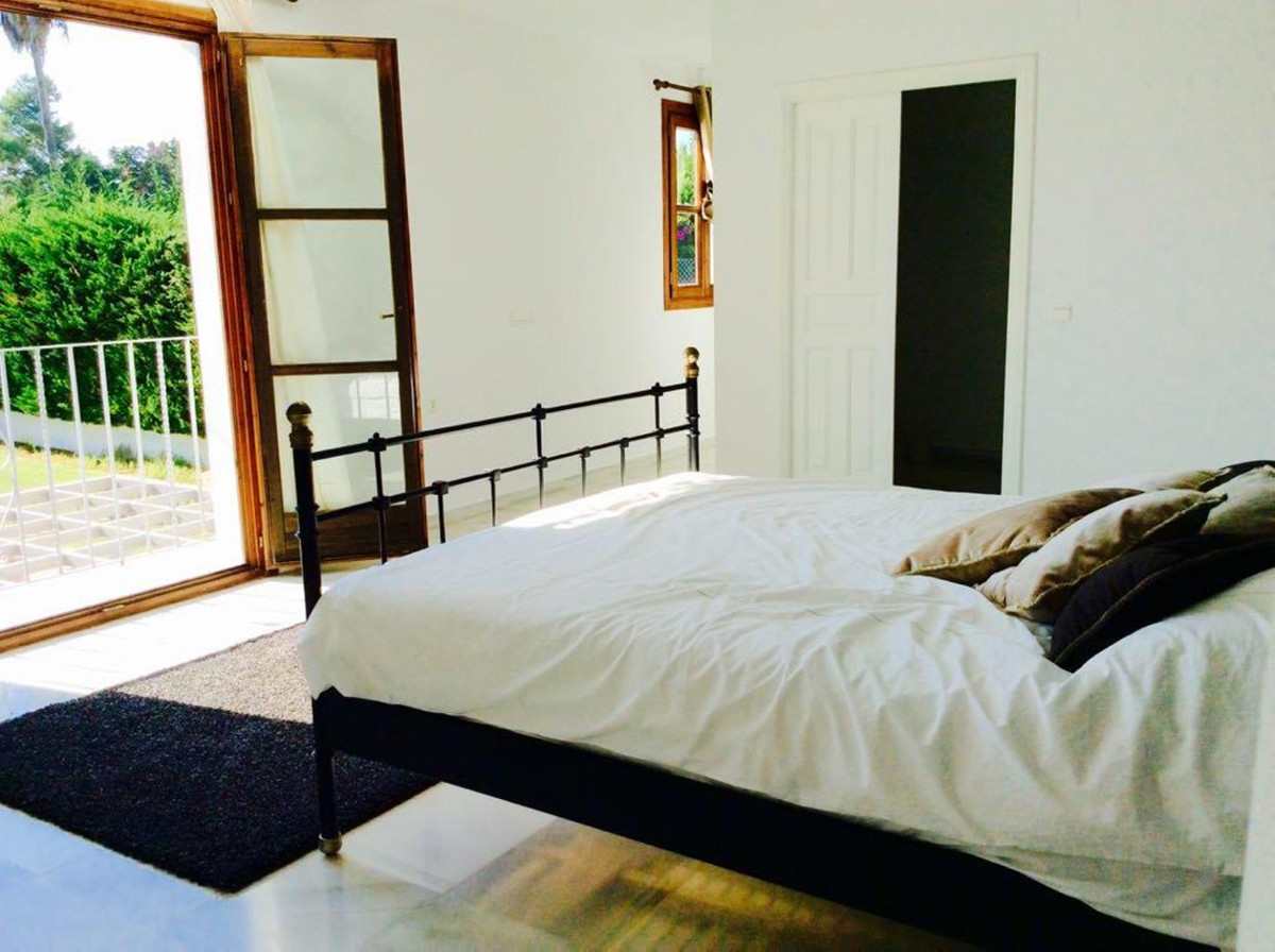 6 Bed, 6 Bath, HouseFor Sale, Guadalmina Baja, Malaga