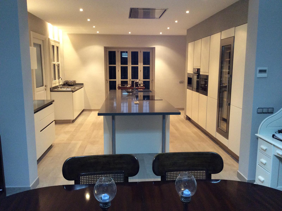 6 Bed, 6 Bath, HouseFor Sale, Guadalmina Baja, Malaga