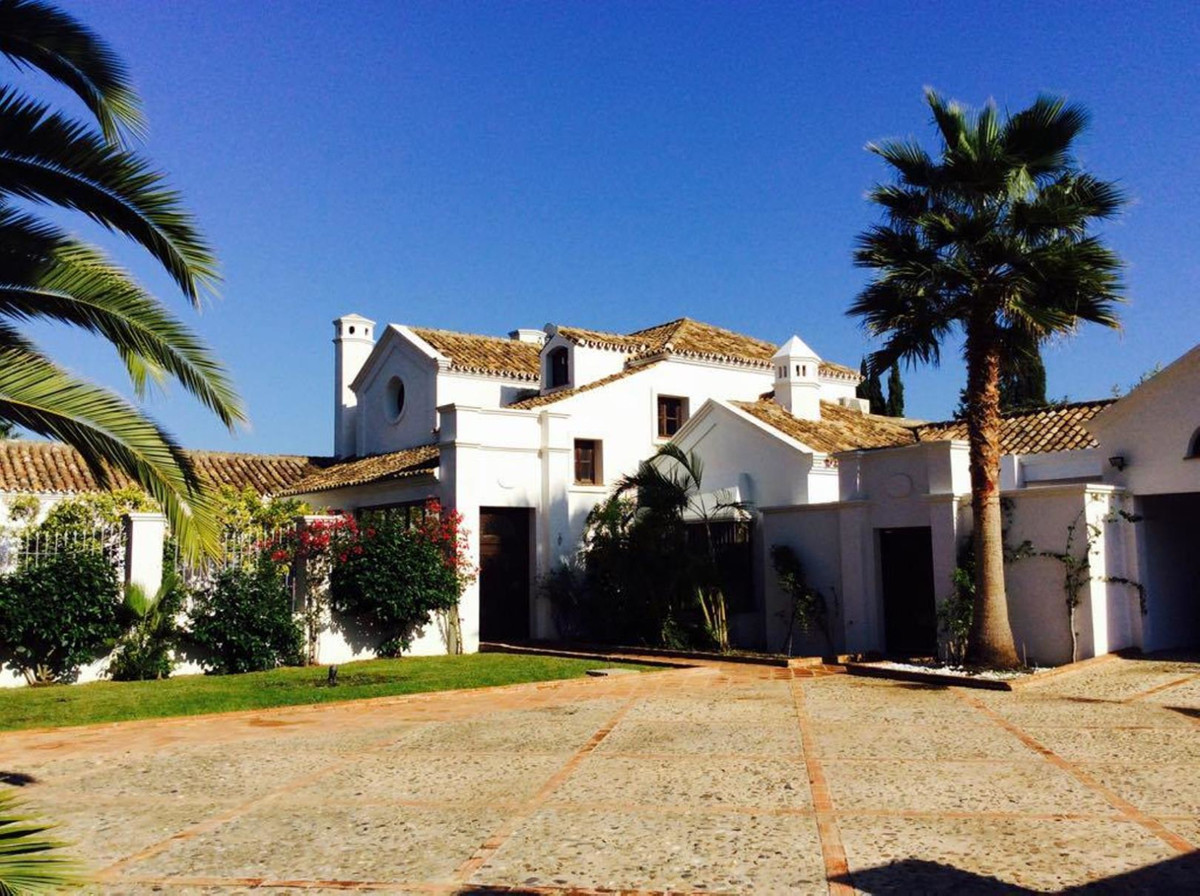 6 Bed, 6 Bath, HouseFor Sale, Guadalmina Baja, Malaga