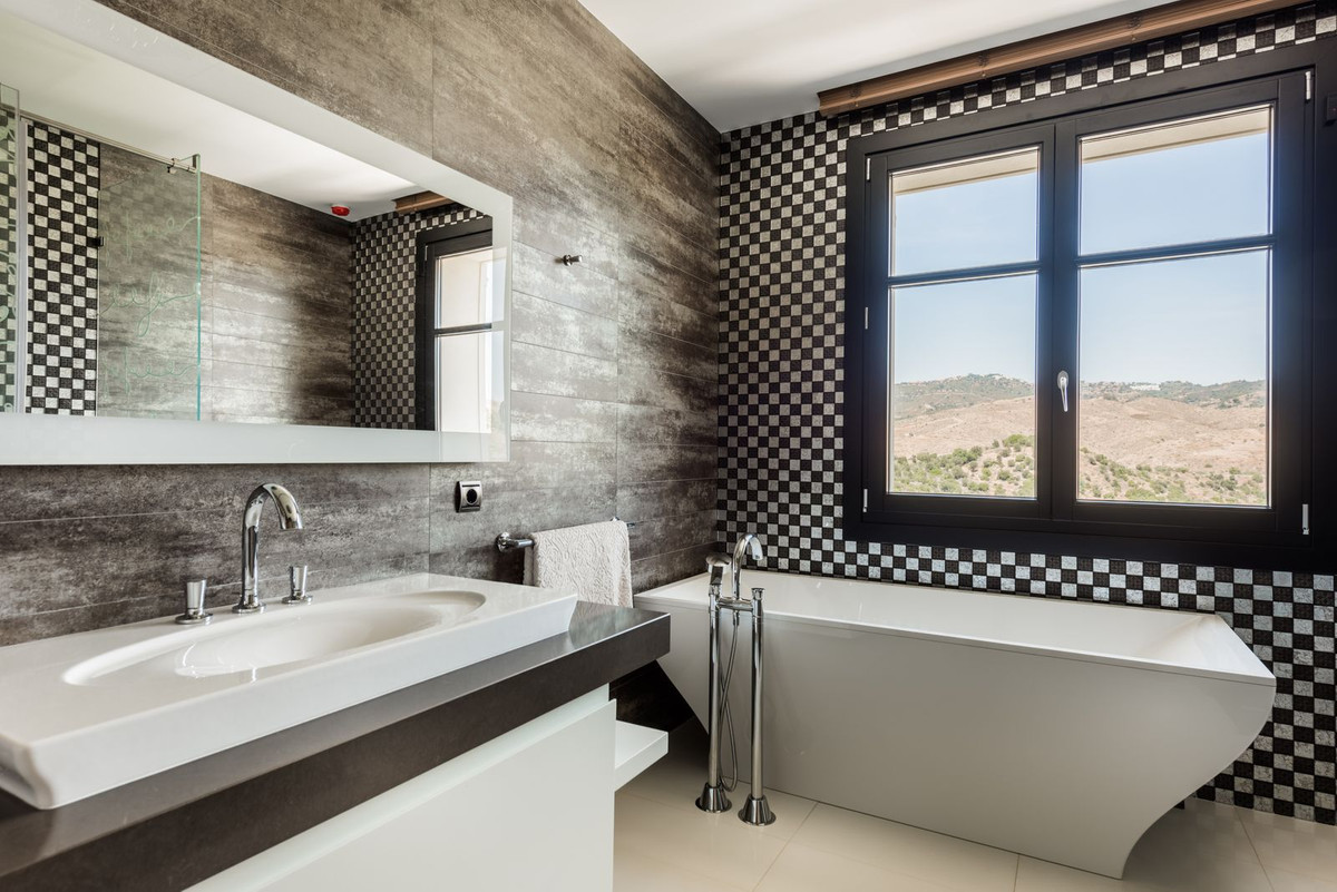 7 Bed, 9 Bath, HouseFor Sale, Hacienda Las Chapas, Malaga