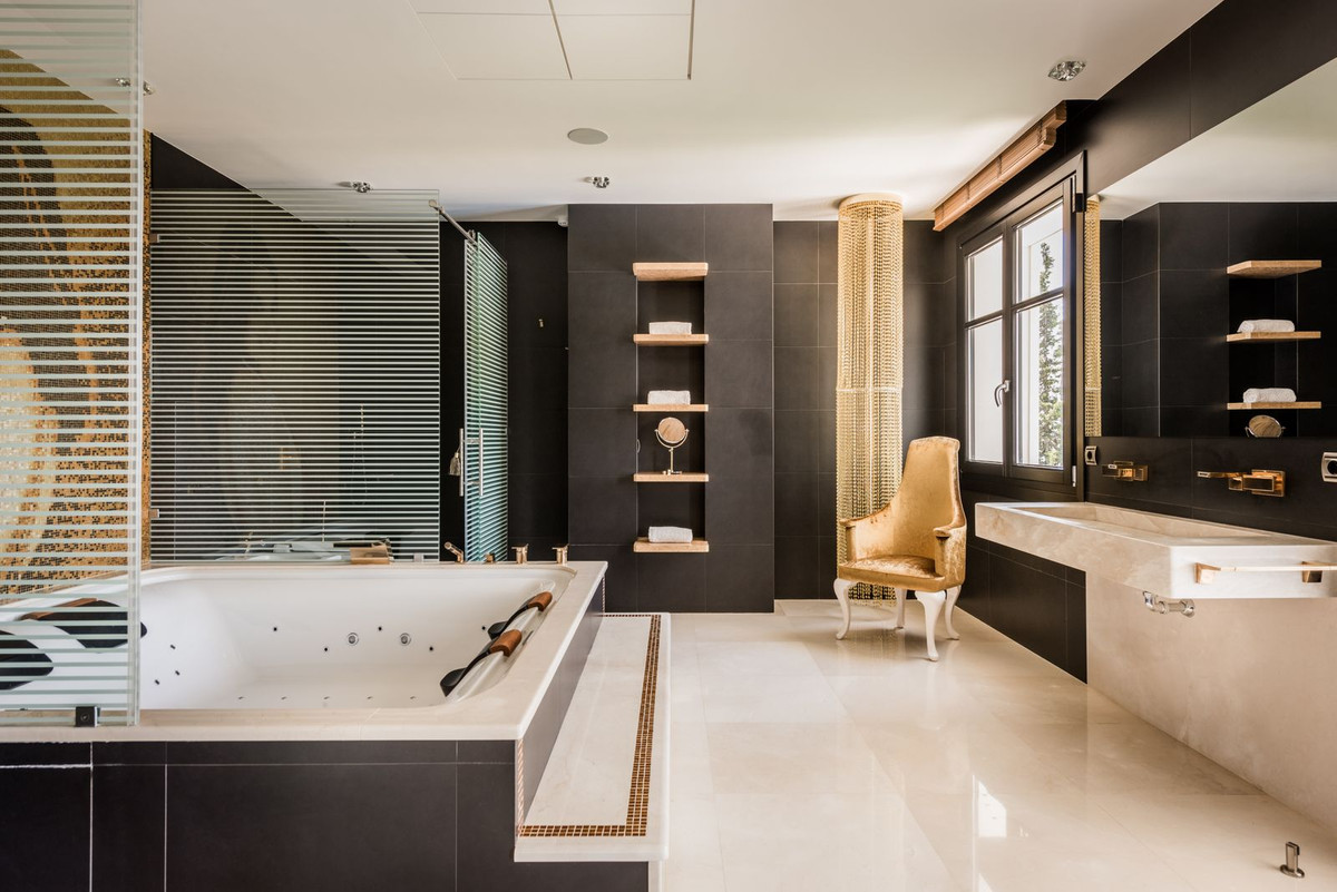 7 Bed, 9 Bath, HouseFor Sale, Hacienda Las Chapas, Malaga