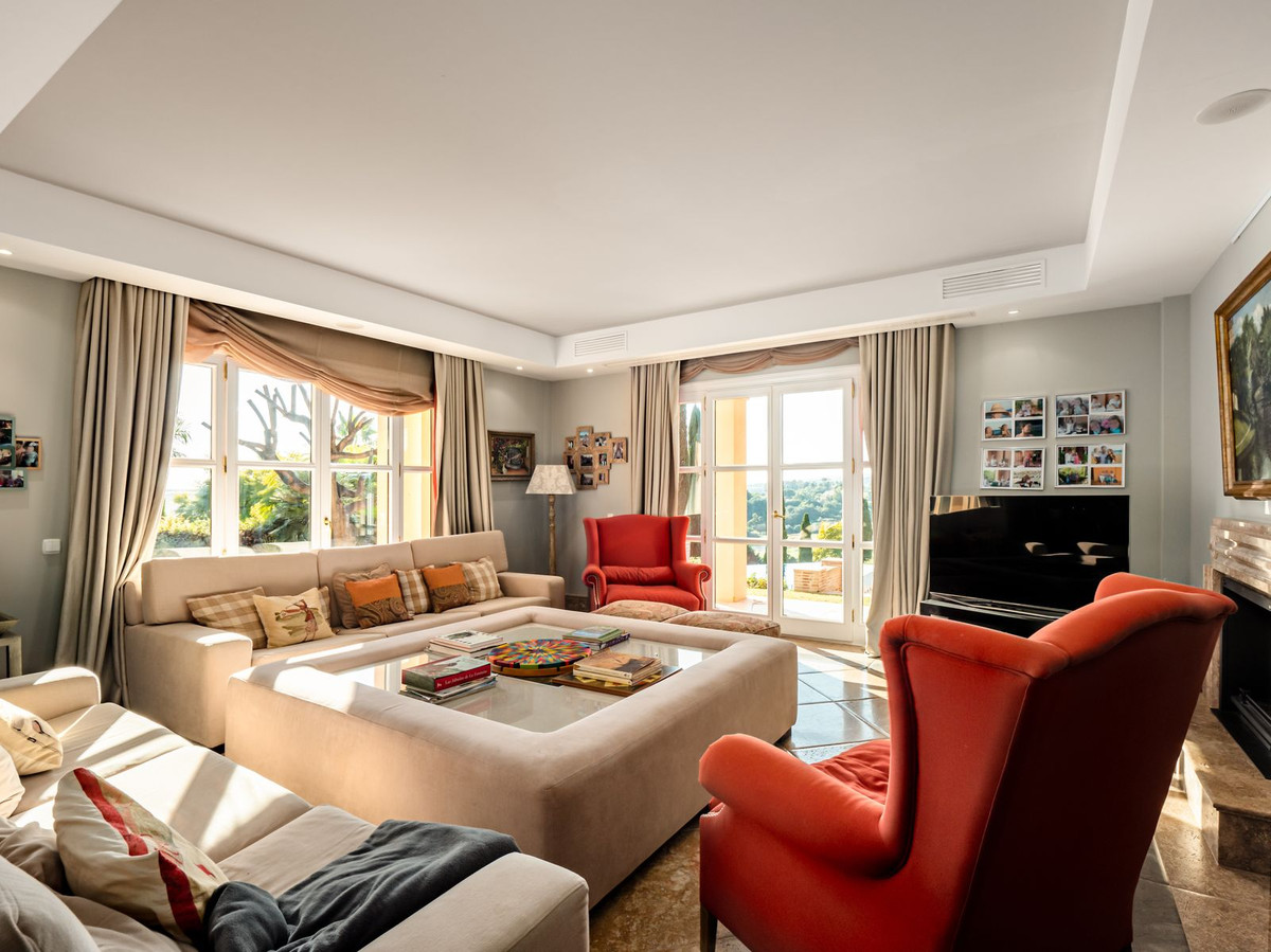 8 Bed, 8 Bath, HouseFor Sale, New Golden Mile, Malaga